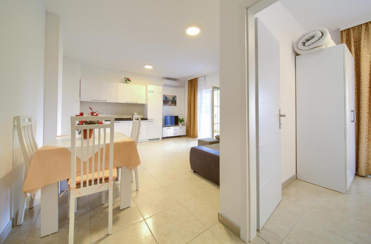 Apartmani Mara Matic Malinska Exterior photo