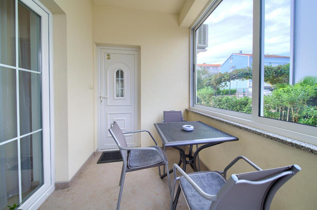 Apartmani Mara Matic Malinska Exterior photo